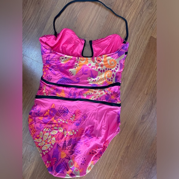 Beautiful Nanette Lepore one-piece suit - M - Picture 3 of 7